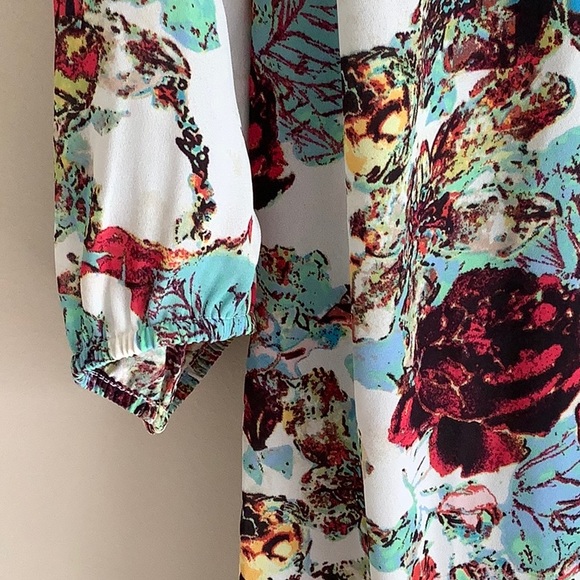 BLACK RAINN FLORAL PRINT BLOUSE - Picture 9 of 10